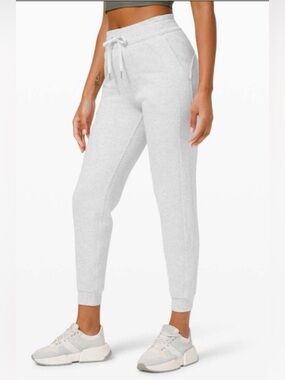 Lululemon Scuba High-Rise Woman’s 6 Jogger Pants Sweatpants Fleece Gray Pockets